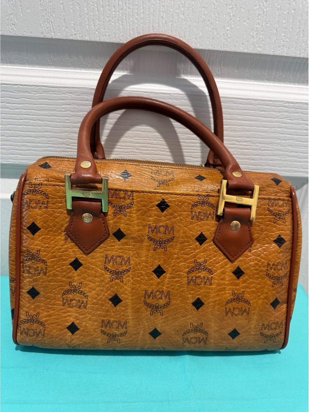 MCM Boston Style Satchel 25 - Picture 2 of 9
